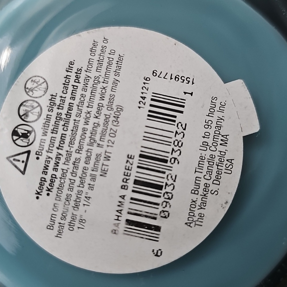 Yankee Candle Blue Bath & Body Scented Candle - Picture 2 of 2